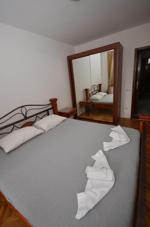 Apartments Minja S Petrovac ภายนอก รูปภาพ